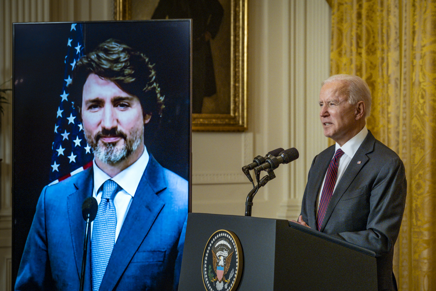 Ông Biden và ông Trudeau đang hành xử như những đặc vụ của ĐCSTQ