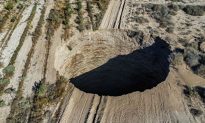 Nhà chức trách mở cuộc điều tra về hố sụt sâu 200 mét ở khu vực khai thác mỏ của Chile