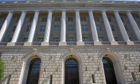 Thượng viện Mỹ thông qua Đạo luật Giảm Lạm phát cho phép thuê thêm 87.000 nhân viên Sở Thuế vụ