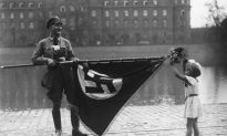 Người sống sót nạn diệt chủng so sánh xã hội ngày nay với Đức Quốc xã