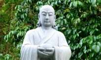 Tôn giả A Nan bị người phụ nữ theo đuổi làm phiền, Đức Phật giải quyết như thế nào?