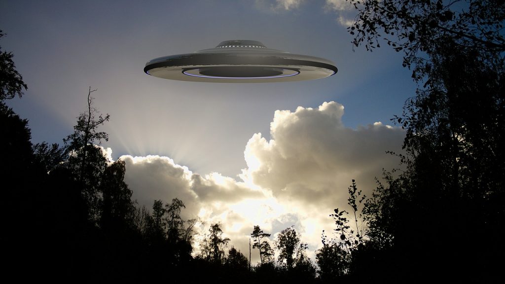 Một số UFO có nguồn gốc không phải con người và các mối đe dọa này đang gia tăng 'theo cấp số nhân'