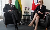 Thủ tướng Anh gặp Tổng thống Litva để ủng hộ tranh chấp thương mại với Trung Quốc