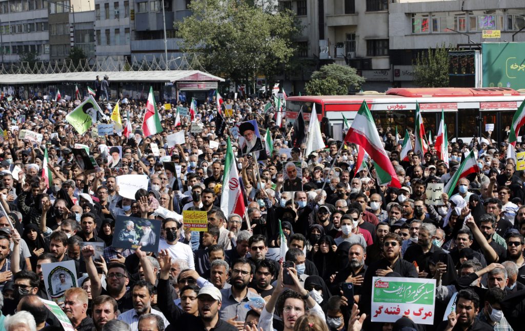 Reuters: Những người tuần hành do nhà nước Iran tổ chức kêu gọi hành quyết những người biểu tình