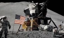 Vì sao NASA vội vã cắt 2 phút truyền hình trực tiếp cuộc đổ bộ lên mặt trăng của Armstrong?