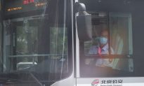 Duy trì ổn định trước Đại hội 20: Bắc Kinh yêu cầu tài xế xe khách đường dài đeo 'vòng tay điện tử'