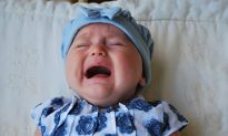 Trẻ nhỏ khóc khó dỗ, các nhà khoa học tìm ra cách hiệu quả nhất