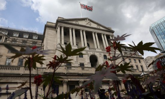 Thống đốc NHTW Anh: Hệ thống ngân hàng đang ‘căng thẳng và cần cảnh giác cao độ’