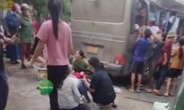 Nghệ An: Xe chở công nhân va chạm với xe tải, hơn 20 người nhập viện