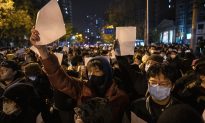 Trung Quốc: Biểu tình ở Quảng Châu leo ​​thang thành đụng độ giữa cảnh sát và dân thường