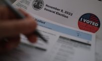 Bầu cử giữa nhiệm kỳ Mỹ: Giới chức nhiều bang báo cáo máy bỏ phiếu bị lỗi