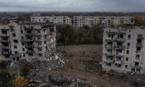 Ukraine cáo buộc Nga phạm 'tội ác chiến tranh', Moscow nói Kyiv 'trả đũa' các công dân Nga tại Kherson