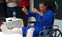 Cựu Thủ tướng Pakistan tiếp tục kêu gọi biểu tình sau khi bị ám sát hụt
