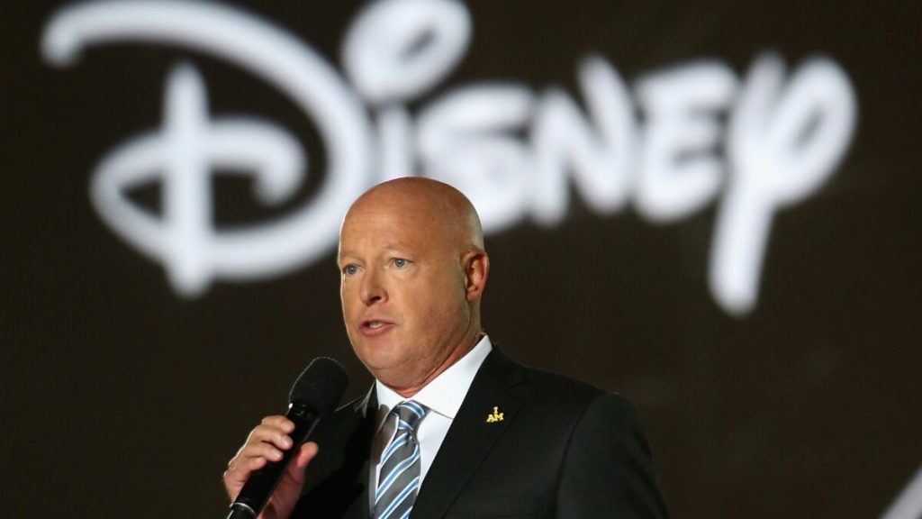 Disney thông báo kế hoạch đóng băng tuyển dụng, cắt giảm việc làm và chi phí đi lại
