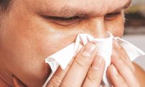 Rửa mũi đơn giản giúp giảm nguy cơ nhập viện do COVID