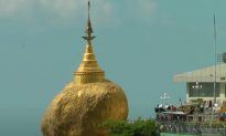 Kỳ quan phản trọng lực Chùa Đá Vàng của Myanmar: Hai sợi tóc Phật đỡ tảng đá 600 tấn?