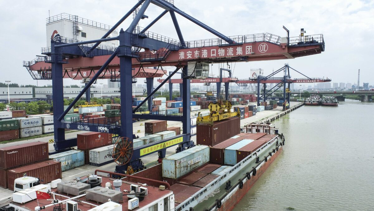 Hạn chế thương mại giúp chặt đứt 'long mạch' quân đội Trung Quốc