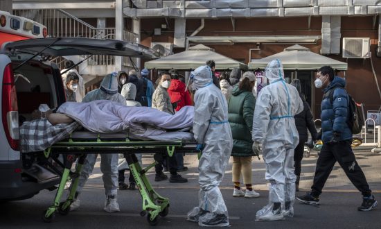 ĐCSTQ đột ngột 'lật mặt' chiến dịch zero covid khiến dịch bệnh bùng phát làm cạn kiệt thuốc hạ sốt đang lan rộng khắp Trung Quốc