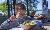 Làm sao để trẻ thích ăn rau hơn? Các nhà khoa học chia sẻ một thủ thuật đơn giản