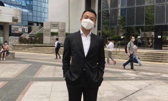 Hồng Kông: Nhà làm phim bị kết án 15 tháng tù vì mang theo dụng cụ đa năng bỏ túi