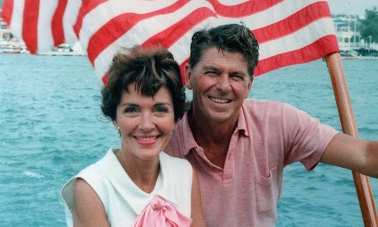 Duyên phận của vợ chồng Tổng thống Reagan và một nhà chiêm tinh