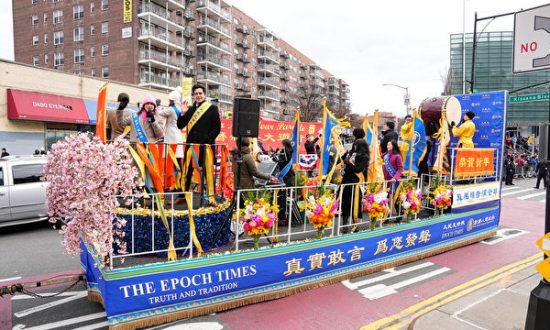 The Epoch Times và NTD tham gia Lễ diễu hành mừng Tết Nguyên Đán ở New York