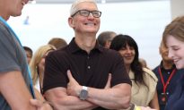 Lương thưởng năm 2023 của CEO Apple Tim Cook bị cắt giảm 40%