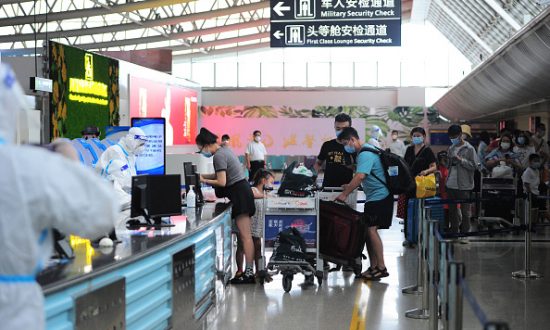Ngày càng nhiều quốc gia yêu cầu hành khách từ Trung Quốc xét nghiệm COVID-19