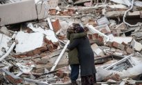 Những người sống sót vẫn nuôi hy vọng tìm người thân mất tích trong trận động đất tại Thổ Nhĩ Kỳ