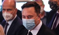 Tỷ phú Elon Musk tiết lộ 'tác dụng phụ lớn' sau lần tiêm mũi tăng cường COVID-19 thứ hai