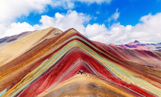 Ảnh: Núi Cầu Vồng tuyệt vời ở Peru là một cảnh tượng vô cùng đáng chiêm ngưỡng