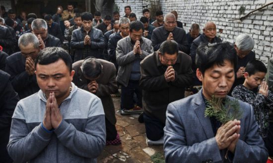 Tổ chức nhân quyền: Trung Quốc đàn áp Cơ Đốc giáo, yêu cầu ‘tôn thờ’ ông Tập Cận Bình