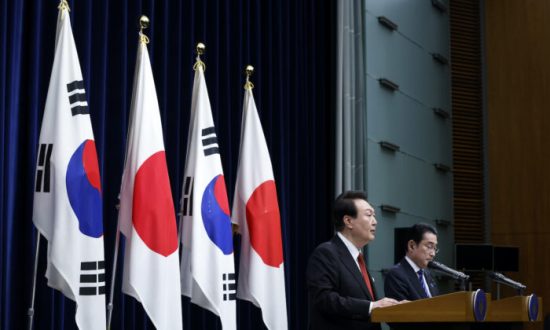 Hàn Quốc, Nhật Bản nối lại quan hệ trước mối đe dọa từ Triều Tiên