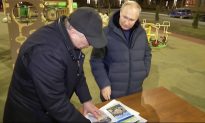 Ông Putin bất ngờ đến thăm thành phố cảng Mariupol do Nga chiếm đóng