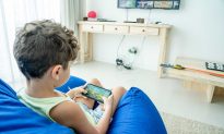 Kẻ thù lớn nhất của giáo dục gia đình: 20 năm trước là TV, 10 năm trước là game, ngày nay là gì?