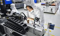 Doanh nghiệp công nghệ tăng tốc tháo chạy, kỷ nguyên 'công xưởng thế giới' của Trung Quốc sắp kết thúc