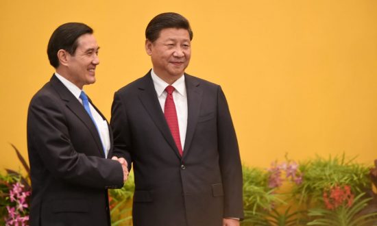 Chuyến thăm Trung Quốc của cựu Tổng thống Đài Loan: Cúng bái tổ tiên hay Cúi đầu trước Bắc Kinh?