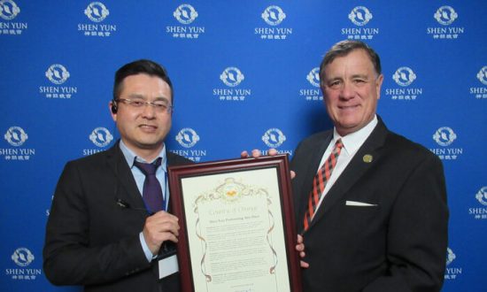 Chức sắc Nam California: Shen Yun khôi phục luân lý đạo đức, mọi người nên xem