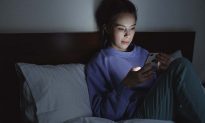Không dùng máy tính, smartphone trước khi đi ngủ có thể làm giảm nguy cơ mắc bệnh tiểu đường