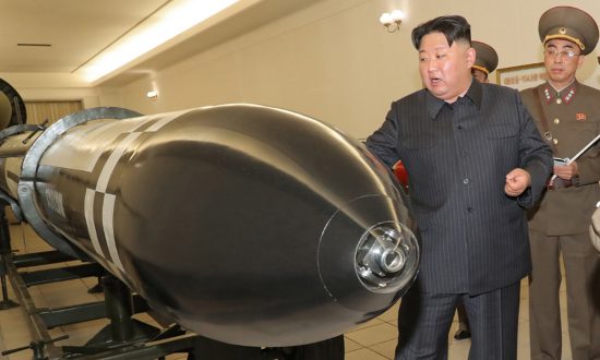 Ông Kim Jong Un thăm các nhà máy vũ khí, thề nâng cao khả năng sẵn sàng chiến đấu