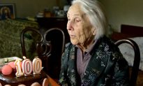 30 người sống trăm tuổi trên khắp thế giới chia sẻ bí quyết trường thọ (Phần 1)