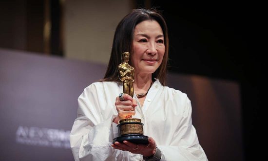 5 bí mật giúp nữ diễn viên đoạt giải Oscar Dương Tử Quỳnh có vẻ ngoài trẻ trung ở tuổi 60