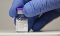 Nghiên cứu tại Đan Mạch: 4,2% lô vaccine COVID của Pfizer tạo ra hầu hết các sự kiện bất lợi