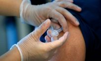 Rất nhiều triệu chứng bất thường về da được báo cáo sau khi tiêm vaccine COVID (Phần 2)