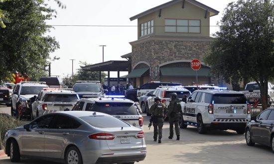 Mỹ: Ít nhất 9 người chết, bao gồm cả nghi phạm, sau vụ xả súng tại Texas