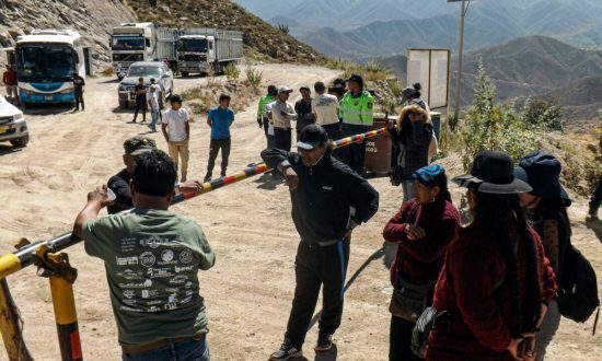 Cháy mỏ vàng ở Peru khiến 27 người chết