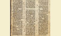 Cuốn Kinh Thánh tiếng Do Thái cổ nhất và hoàn chỉnh nhất thế giới được bán đấu giá 31,8 triệu USD
