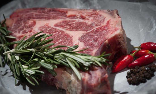 Nghiên cứu tiết lộ: 40% thịt trong siêu thị bị nhiễm ‘siêu vi khuẩn’ đa kháng thuốc, làm gì để giảm thiểu nguy cơ lây nhiễm?