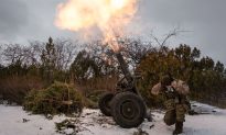 Ukraine nói đang bao vây quân Nga khi Moscow tuyên bố chiếm được Bakhmut