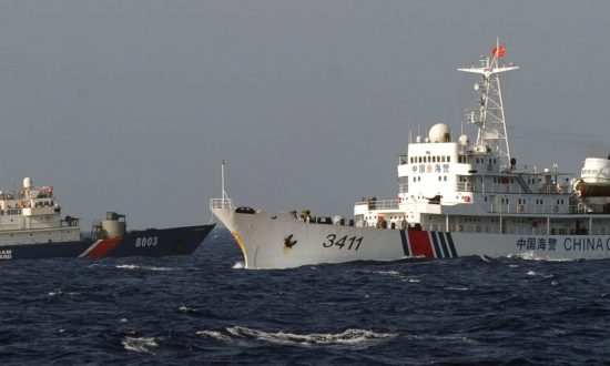 Tàu Trung Quốc phớt lờ yêu cầu rời khỏi khu vực gần mỏ khí đốt do Nga điều hành của Việt Nam